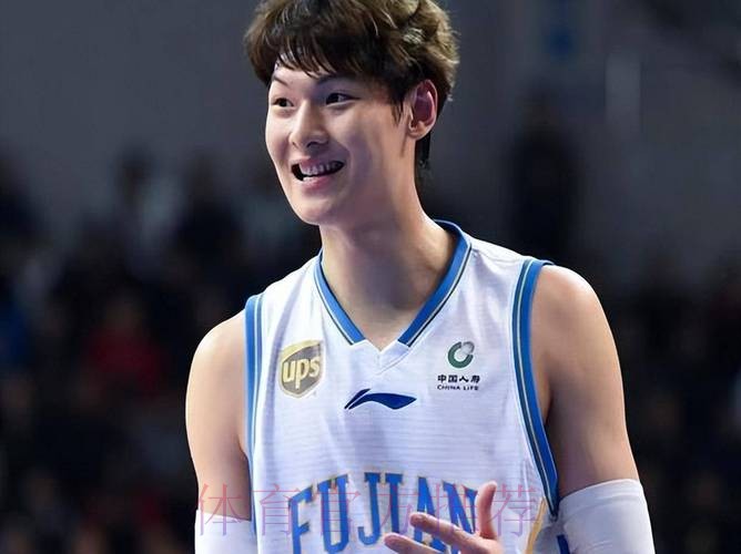 王哲林:比赛有起伏很正常,手感终究会回来的 王哲林:比赛有起伏很正常,手感终究会回来的